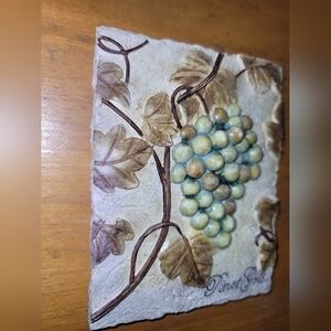 Pinot Gris wall decor